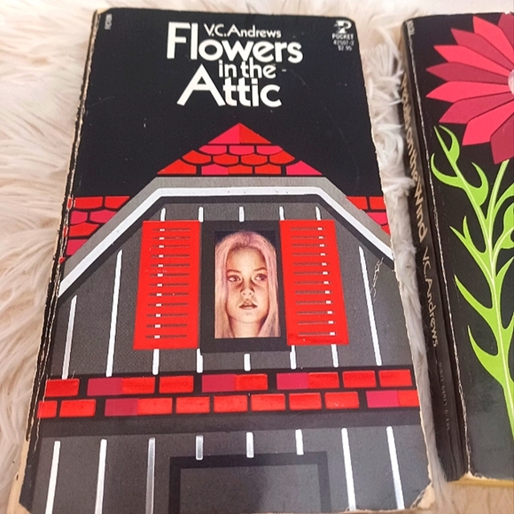 V.C ANDREWS Flowers In The Attic Series - Picture 2 of 9